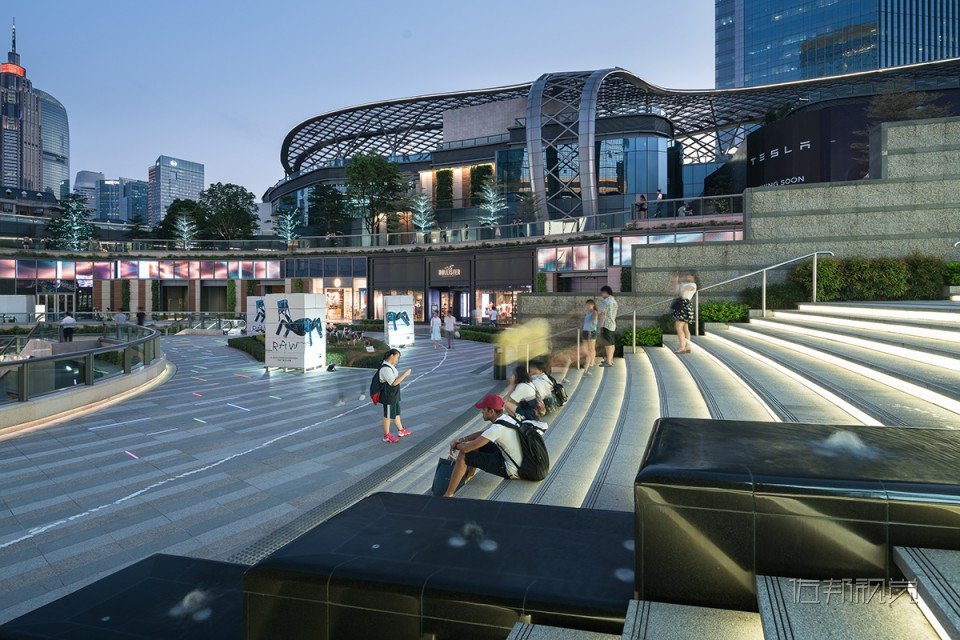 �V����h(hu��n)�V��(ch��ng)Parc Central-���@�е��̈�(ch��ng)